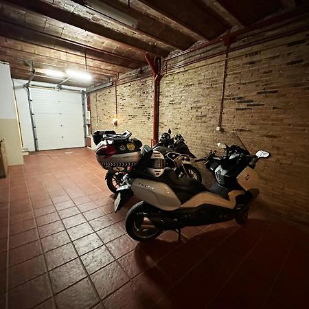 Casa Neus, Casa Cerca De Barcelona Villa Sant Feliu de Llobregat Eksteriør bilde